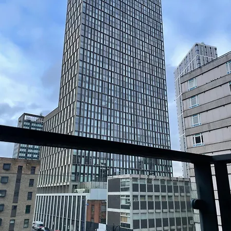 Apartment Location Near Icc, With Balcony, Wifi, Parking And Smart Tv Birmingham