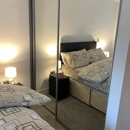 Apartment Location Near Icc, With Balcony, Wifi, Parking And Smart Tv Birmingham